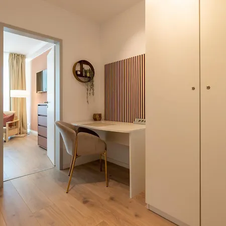 Modern Altstadt- Stilvolles Barrierefreies - Kostenloser Parkplatz Und Wlan Apartment *